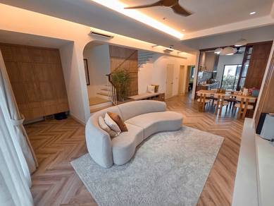 RENOVATED ‼️ 2 Storey Terrace, Gamuda Cove Dengkil