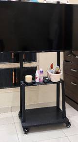 TV dan rack tv beroda