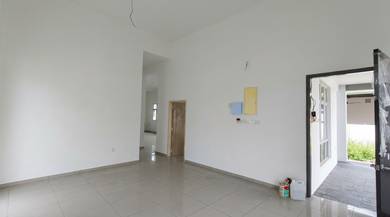 1 Storey Bungalow in Guarded Area Padang Serai Near Cmart Freehold