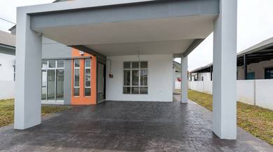 1 Storey Bungalow in Guarded Area Padang Serai Near Cmart Freehold