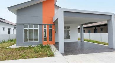 1 Storey Bungalow in Guarded Area Padang Serai Near Cmart Freehold