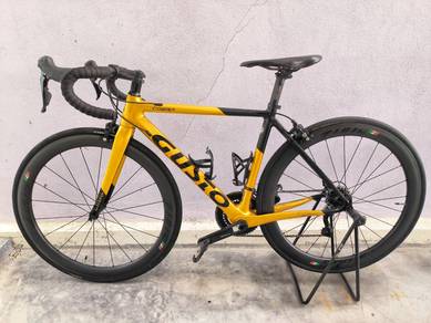 GUSTO Roadbike COBRA XS with 50MM Carbon Wheel set