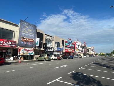 Triana Tropicana aman Bandar Rimbayu 1st floor shop office