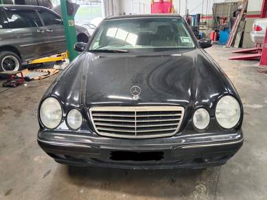 Mercedes Benz E-200 Compressor (2.0)