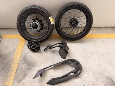 Honda xadv750 rims, chain cover n rear mudguard