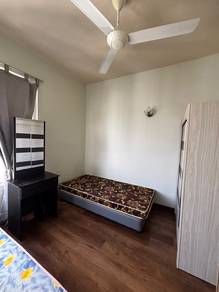 Gurney park small room to rent
