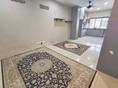 Townhouse Alam Perdana level satu,rumah cantik ready to move in