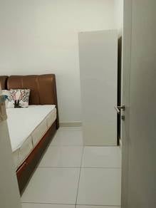 1 TEBRAU RESIDENCES – MEDIUM ROOM FOR RENT (Near CIQ)