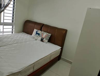 1 TEBRAU RESIDENCES – MEDIUM ROOM FOR RENT (Near CIQ)