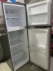 Hisense 2 Door Fridge 