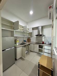 Reflections Condominium Fully Renovated 2 Car Park High floor