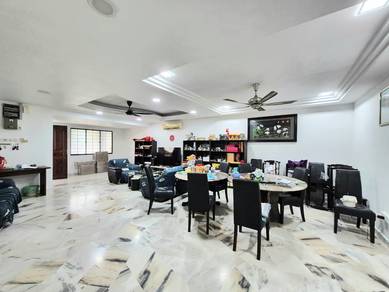 (Besar Cantik) 2 Storey Terrace @ Taman Saujana Puchong