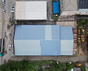 Batu 3 Facing Main Road Furniture Showroom & WareHouse