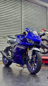Yamaha R25 V2