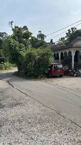 Tanah Status Bangunan Beserta Rumah Lama Tepi Jalan Tar di Bunut Payon