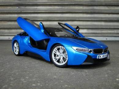 1:18 Paragon BMW i8 (Dealer Edition) Protonic Blue