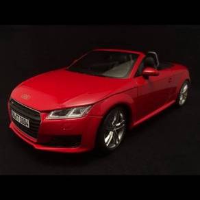 1/18 Minichamps Audi TT Roadster Tango Red Dealer