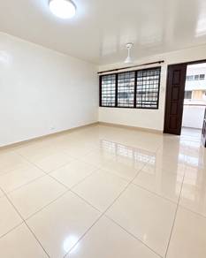 Good Condition Desa Green Block 42,Georgetown|3bed+2bath|2 Car park