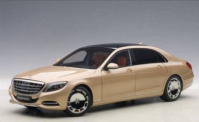 1:18 Autoart MERCEDES MAYBACH S-KLASSE S600 (Gold)