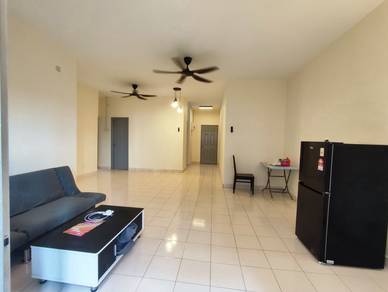 Apartment with new kitchen cabinet at Desa Saujana for rent: