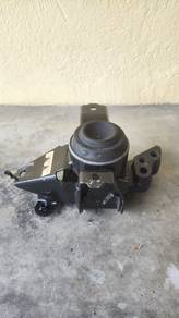 Mounting engine (Axia 2017 ke atas)