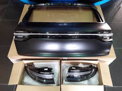 Porsche Macan 95B.1 Convert 95B.2 Rear Trunk Set