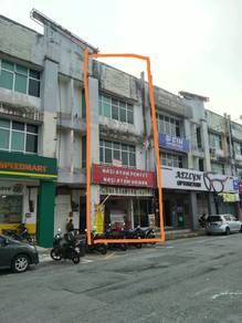 Tepi Jalan Besar Kedai 3 Tingkat Untuk Dijual Kamunting Taiping Perak