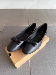 Woman shoes for sale