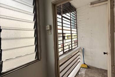 Tmn Subang Impian Seksyen U5 Shah Alam Selangor First Floor Office