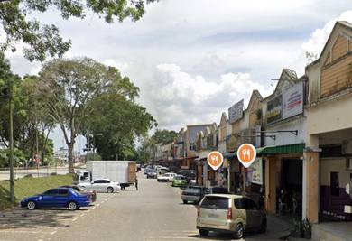 Bandar Putra kulai corner shop for sale