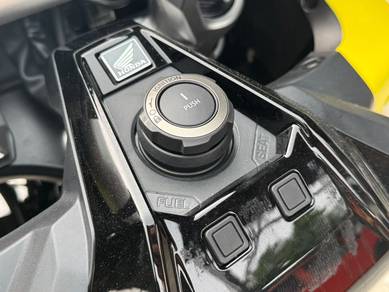 2025 HONDA X-ADV 750 V3 – YELLOW Rare