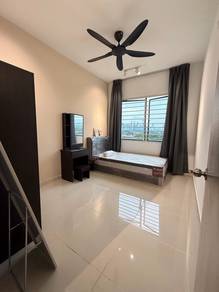 Middle Room at Bayu@Pandan Jaya, 5 Minutes walk to LRT, 1+1 depo only