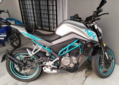 Naked Bike 250NK SE 2025