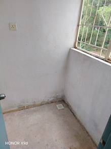 Semarak walk up apartment in Taman Wawasan Puchong