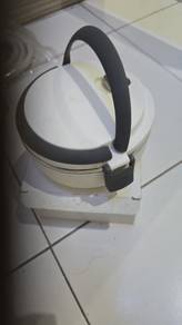 Insulated casserole going cheap