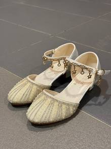 Kids’ Shoes Size 35 – 90% New