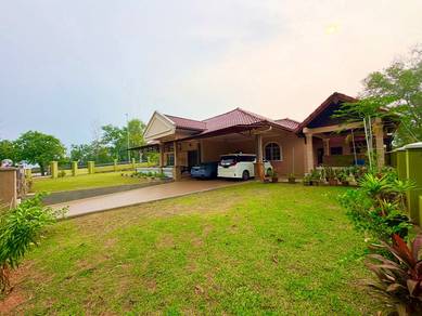 HUGE LAND CORNER Bungalow Puncak Alam Near UITM