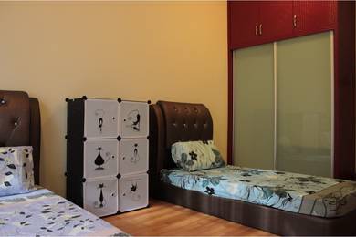 Bilik sewa - Wanita - Kotawarisan Bungalow House - dekat area KLIA