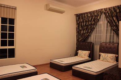 Bilik sewa - Wanita - Kotawarisan Bungalow House - dekat area KLIA