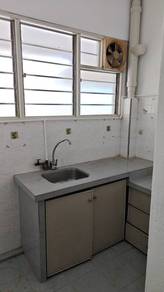Taman Wayton / Partially furnished / paya terubong