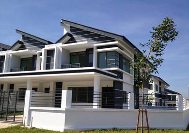 Limited Corner Unit!!! ( Total Size: 44x75 & Land:20ft ) SEPANG AREA
