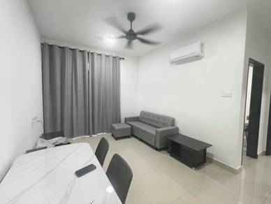 Trellis Residence @ 3-5 mins drive to CIQ