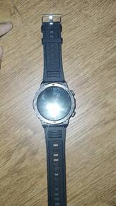 jam tangan berguna,berfungsi normal  