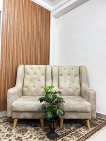 Wing chair