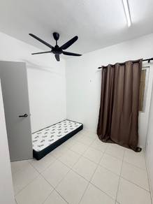 Bilik Untuk Disewa/For Rent