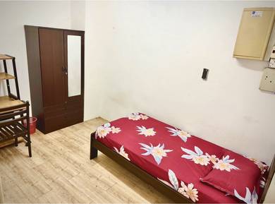 MRT@10 mins: Single A/C Furnished with (WiFi+Parking)