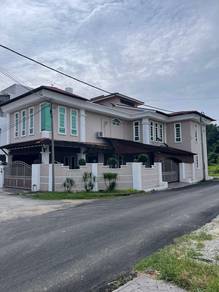 Rumah 2 Tingkat Corner Lot Cantik & Luas Untuk Dijual
