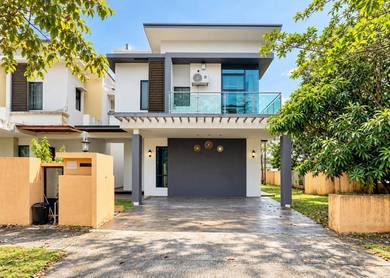 CORNER LOT 2 Storey Semi D The Lake Garden Villa FURNISHED EXTRA LAND