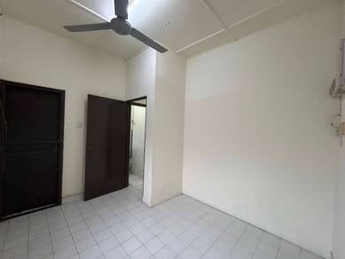 Double Storey/Jalan Keembong/Taman Johor Jaya/Low Deposit