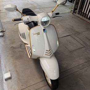 Vespa 946 Christian Dior Limited Edition
